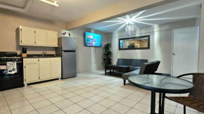 Cozy Retreat near Beaches & Bars